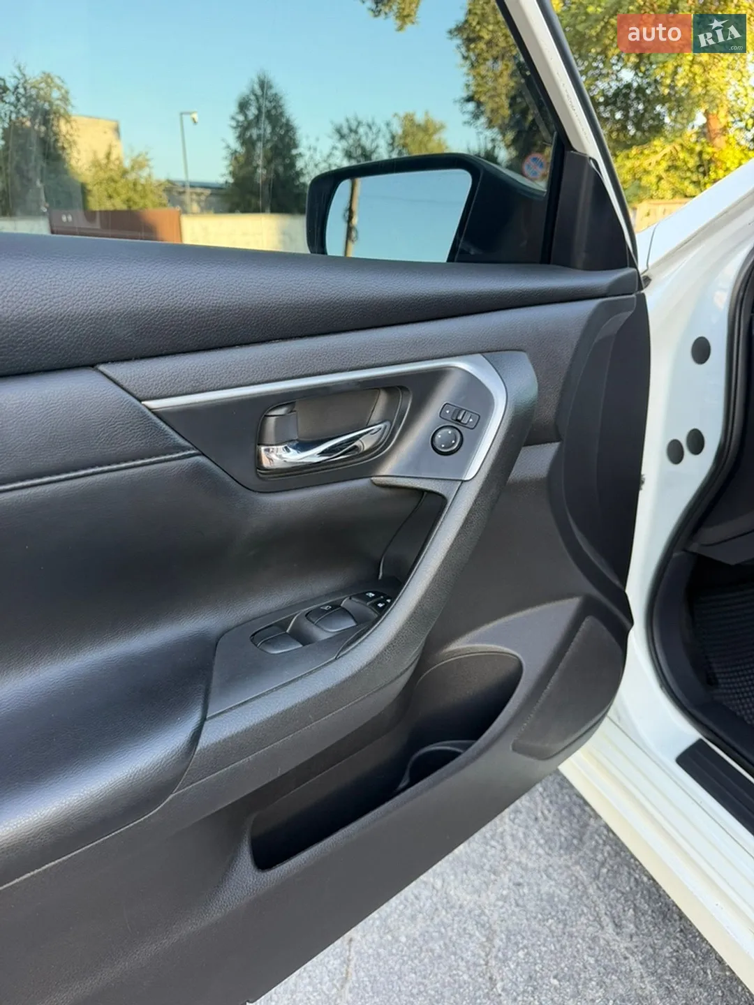 2015 Nissan Altima - мініатюра 15