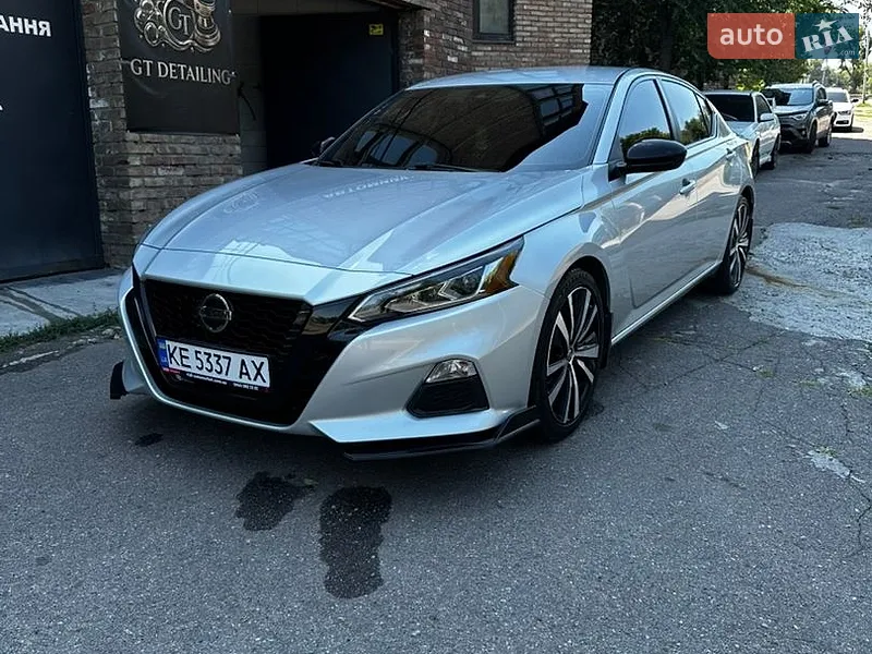 Nissan Altima 2021