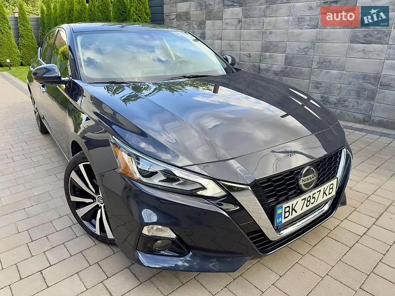 Nissan Altima 2022