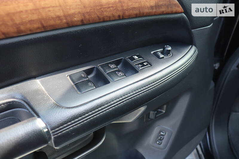 Внедорожник / Кроссовер Nissan Armada 2008 в Днепре фото 21 Внедорожник / Кроссовер Nissan Armada 2008 в Днепре