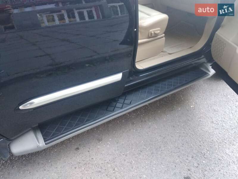 Внедорожник / Кроссовер Nissan Armada 2006 в Запорожье