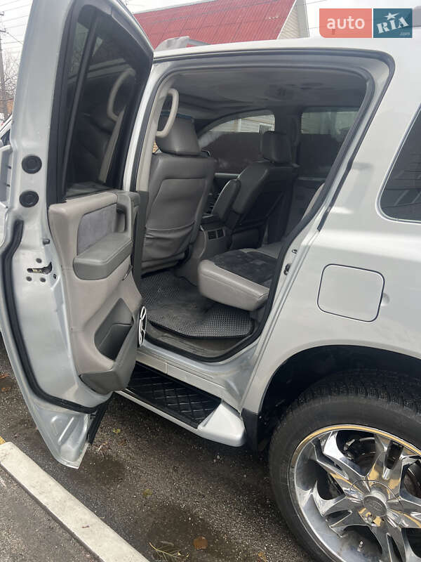 Позашляховик / Кросовер Nissan Armada 2006 в Києві