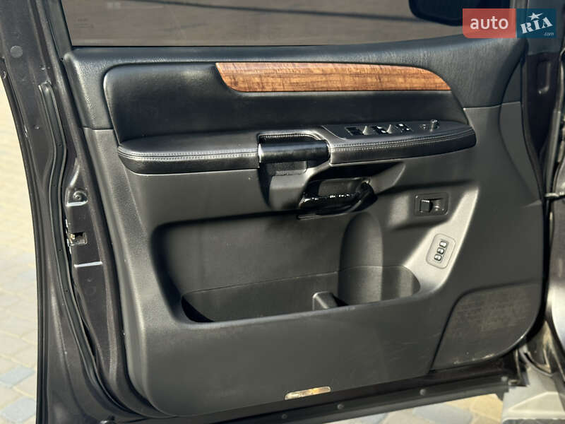 Внедорожник / Кроссовер Nissan Armada 2008 в Тернополе
