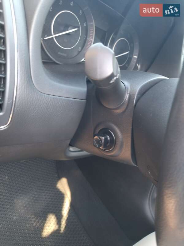 Внедорожник / Кроссовер Nissan Armada 2016 в Чернигове фото 30 Внедорожник / Кроссовер Nissan Armada 2016 в Чернигове