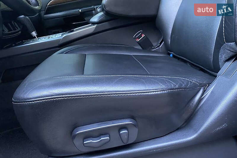 Внедорожник / Кроссовер Nissan Armada 2013 в Киеве фото 13 Внедорожник / Кроссовер Nissan Armada 2013 в Киеве