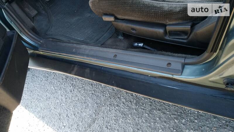 Седан Nissan Bluebird 1988 в Києві