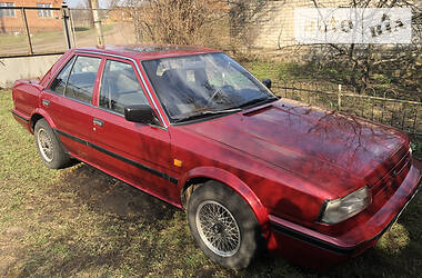 Седан Nissan Bluebird 1988 в 
