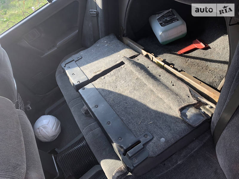 Седан Nissan Bluebird 1988 в Золочеві