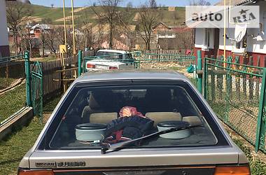 Хетчбек Nissan Bluebird 1989 в 