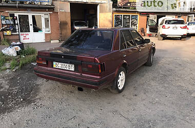 Седан Nissan Bluebird 1986 в Львове