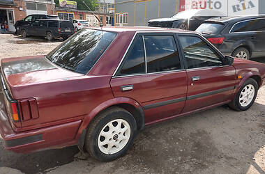 Седан Nissan Bluebird 1986 в Львове