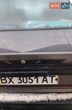 Седан Nissan Bluebird 1988 в Хмельницком