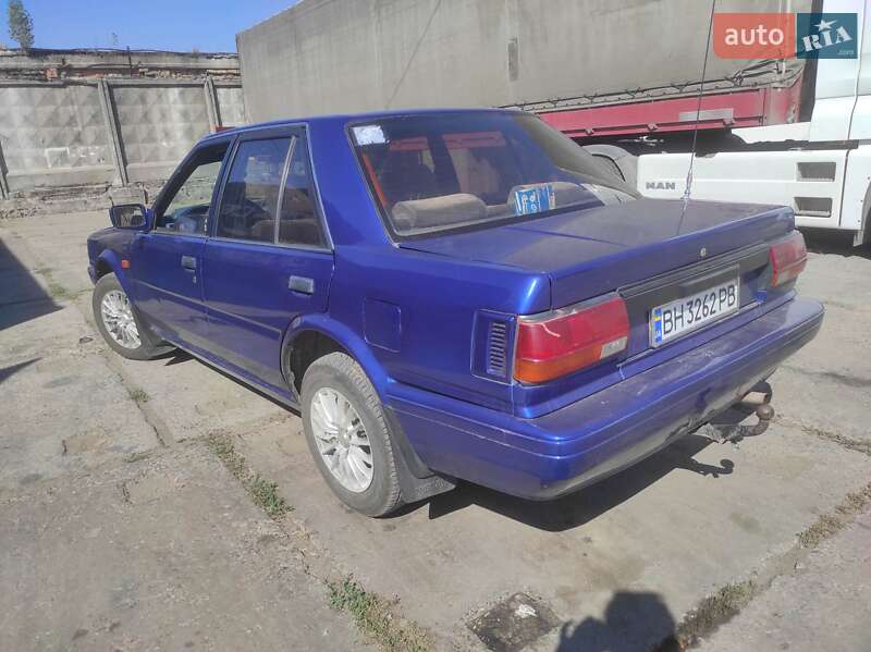 Nissan Bluebird 1990