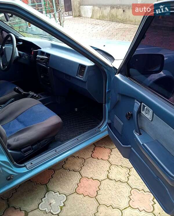 Универсал Nissan Bluebird 1989 в Раздельной