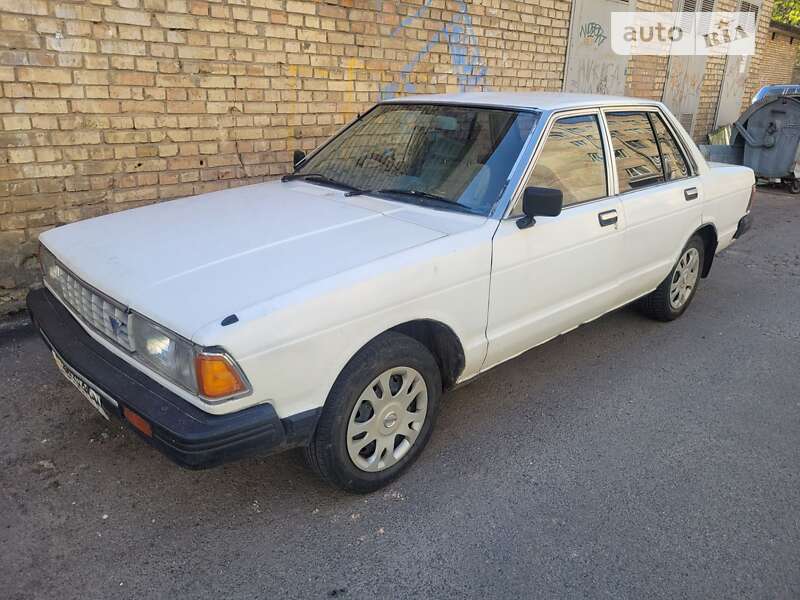 Седан Nissan Bluebird 1976 в Києві