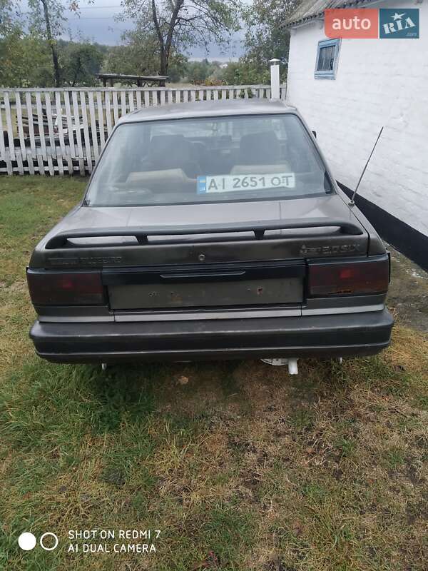 Седан Nissan Bluebird 1987 в Києві