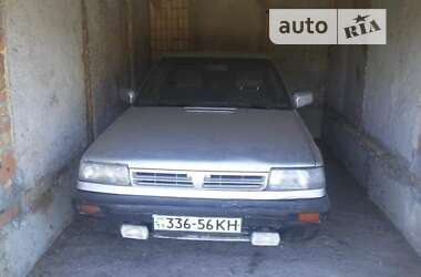 Седан Nissan Bluebird 1989 в Синельниковому