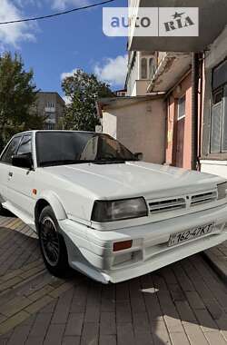 Седан Nissan Bluebird 1990 в Хмельницькому