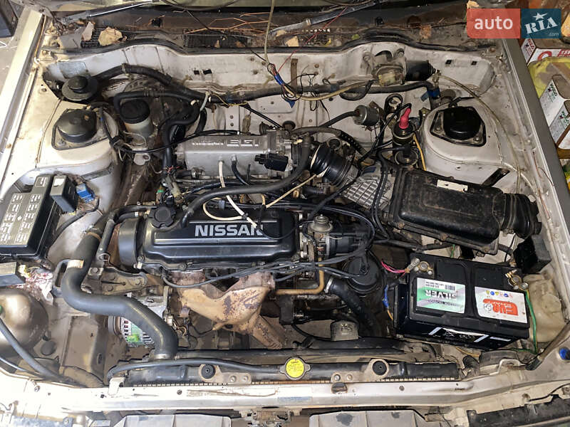 Седан Nissan Bluebird 1984 в Овідіополі