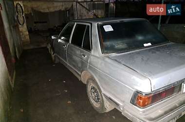 Седан Nissan Bluebird 1987 в Березівці