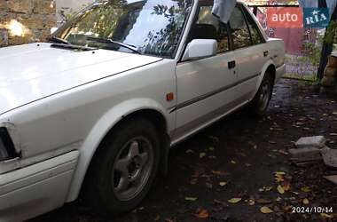 Седан Nissan Bluebird 1988 в Одессе