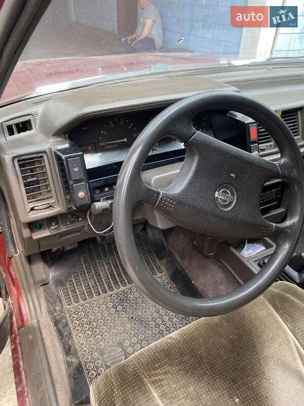 Седан Nissan Bluebird 1986 в Врадіївці