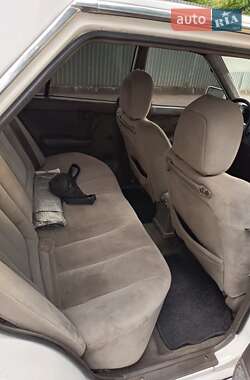 Седан Nissan Bluebird 1989 в 