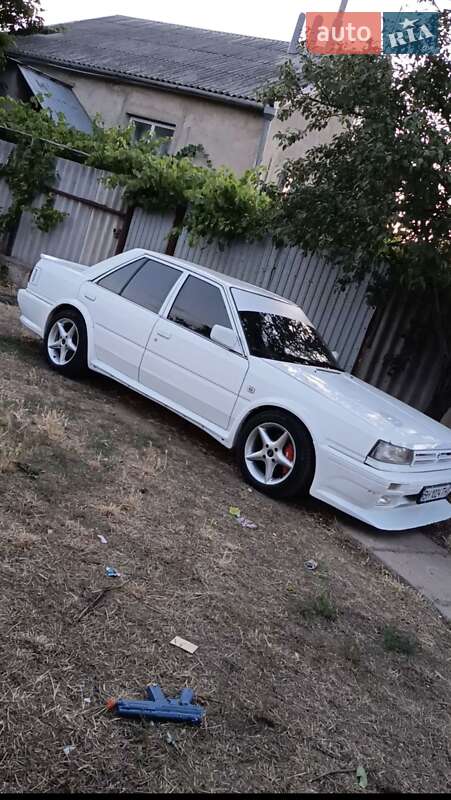 Седан Nissan Bluebird 1989 в Одесі