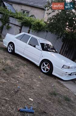 Седан Nissan Bluebird 1989 в 