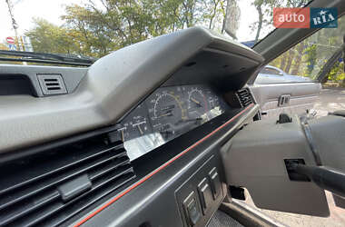 Седан Nissan Bluebird 1984 в  фото 18 Седан Nissan Bluebird 1984 в