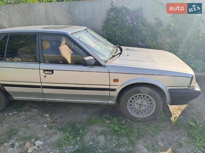 Nissan Bluebird 1990