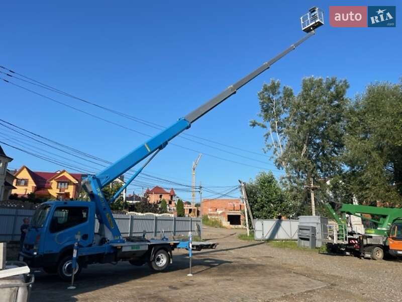 Автовишка Nissan Cabstar 2012 в Чернівцях