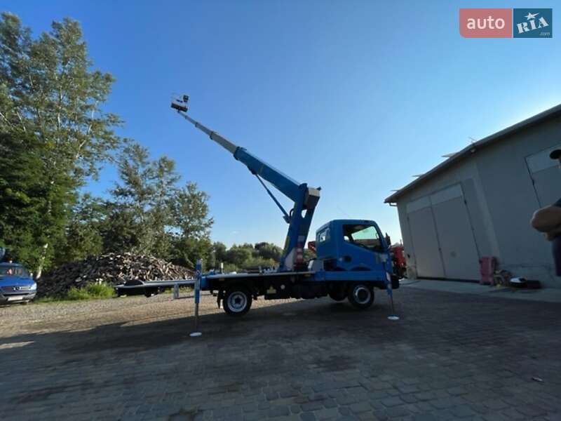 Автовишка Nissan Cabstar 2012 в Чернівцях