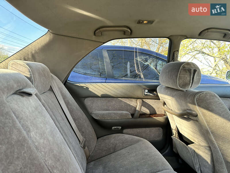 Седан Nissan Cedric 1995 в Одесі