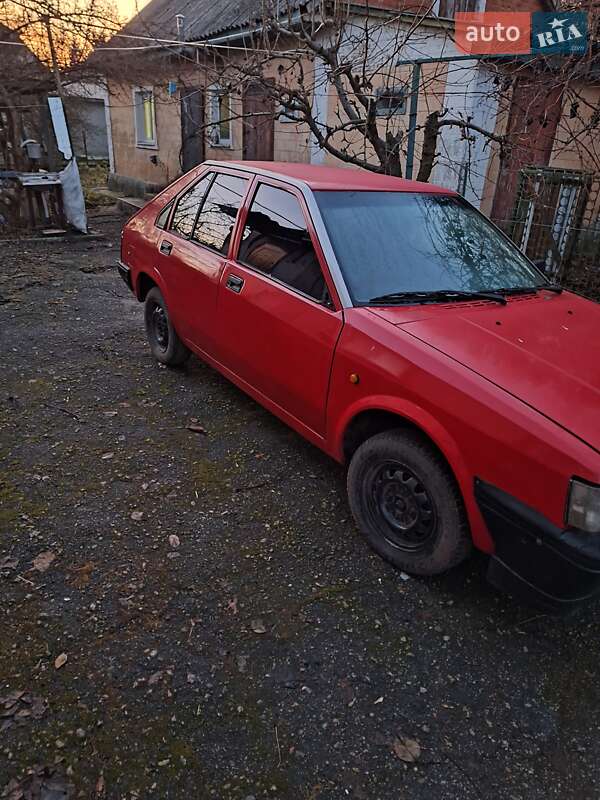 Хетчбек Nissan Cherry 1986 в Богуславі