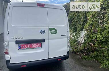 Грузовой фургон Nissan e-NV200 2014 в 