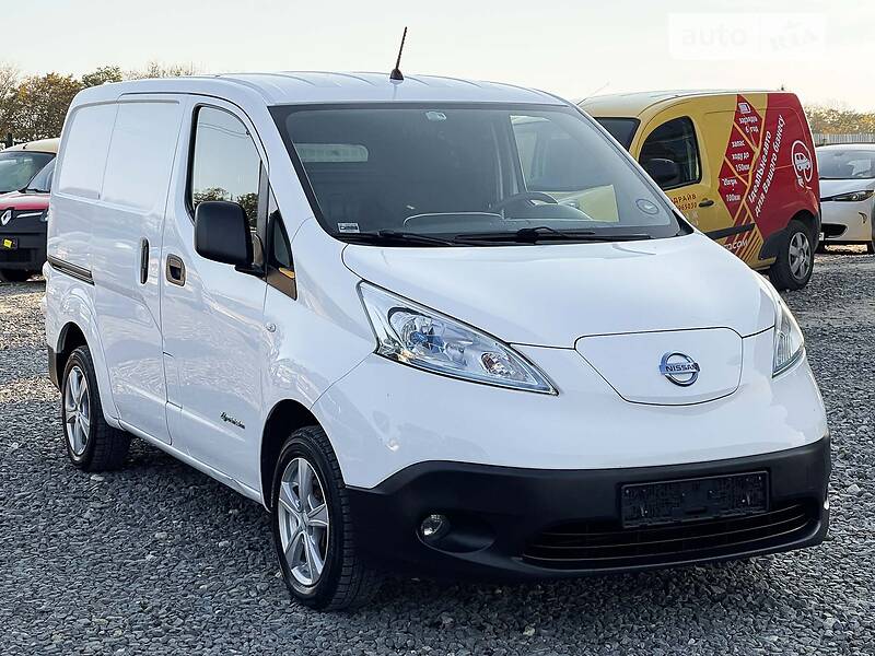 Грузопассажирский фургон Nissan e-NV200 2014 в 