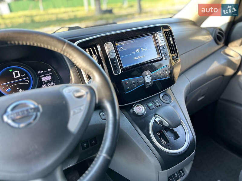 Мінівен Nissan e-NV200 2015 в Мурованих Курилівцях
