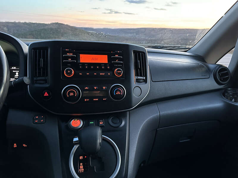 Вантажний фургон Nissan e-NV200 2017 в Тернополі