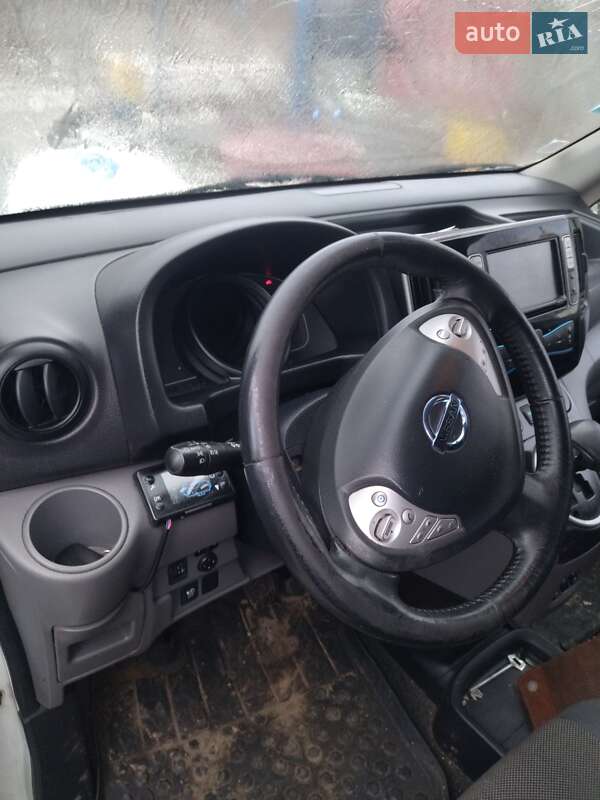 Минивэн Nissan e-NV200 2017 в Кривом Роге