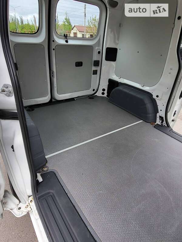 Грузовой фургон Nissan e-NV200 2017 в Запорожье