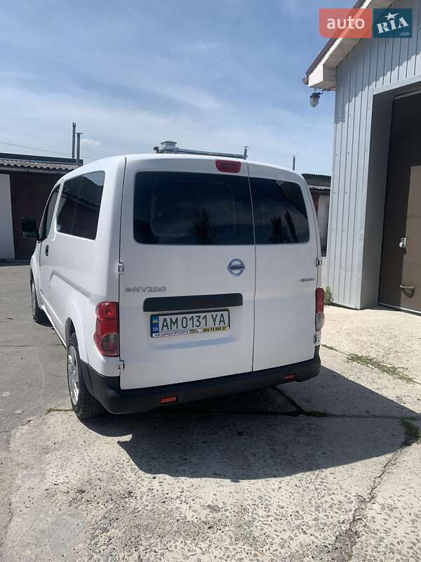 Мінівен Nissan e-NV200 2014 в Житомирі