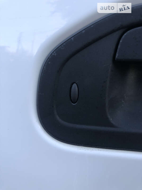 Вантажний фургон Nissan e-NV200 2016 в Вінниці