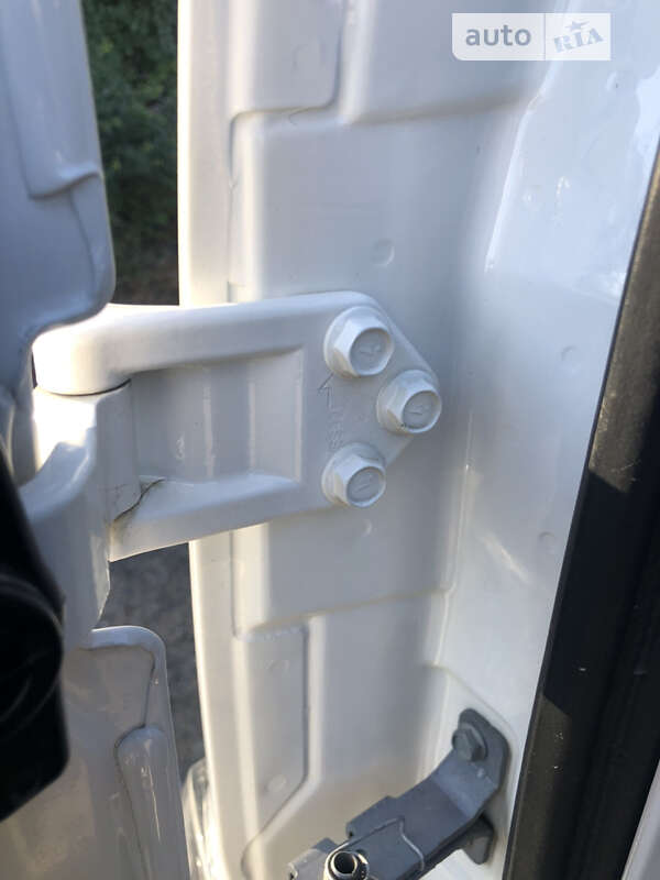 Вантажний фургон Nissan e-NV200 2016 в Вінниці