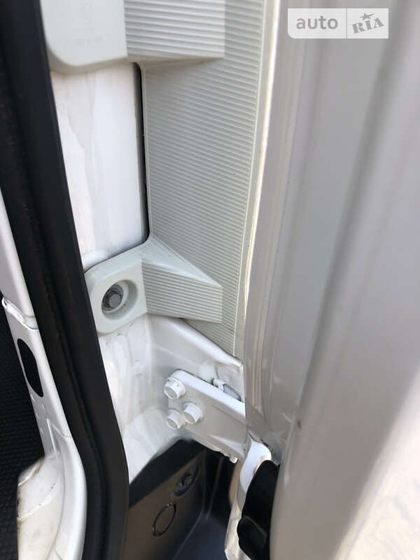 Вантажний фургон Nissan e-NV200 2016 в Вінниці