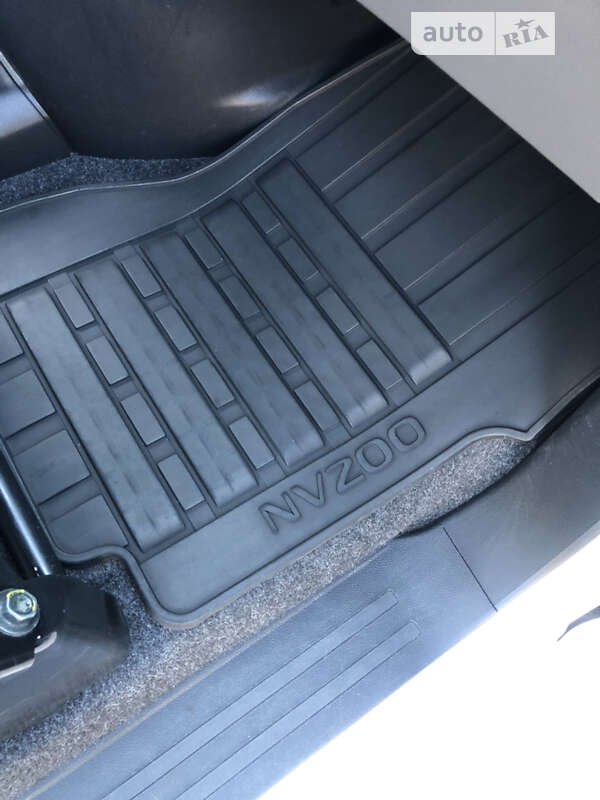 Вантажний фургон Nissan e-NV200 2016 в Вінниці