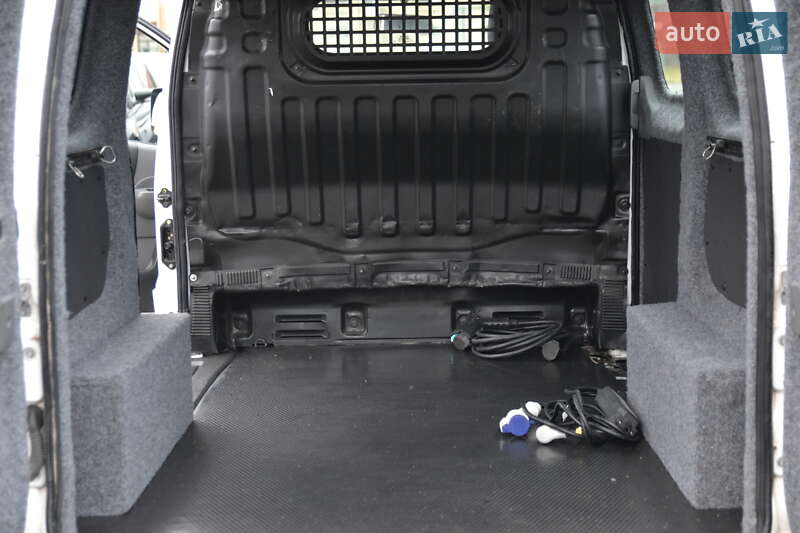 Грузовой фургон Nissan e-NV200 2020 в Луцке