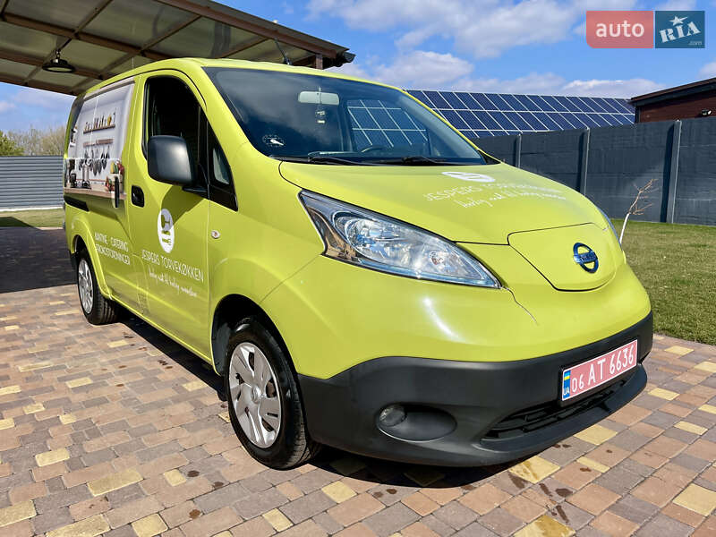 Nissan e-NV200 2015