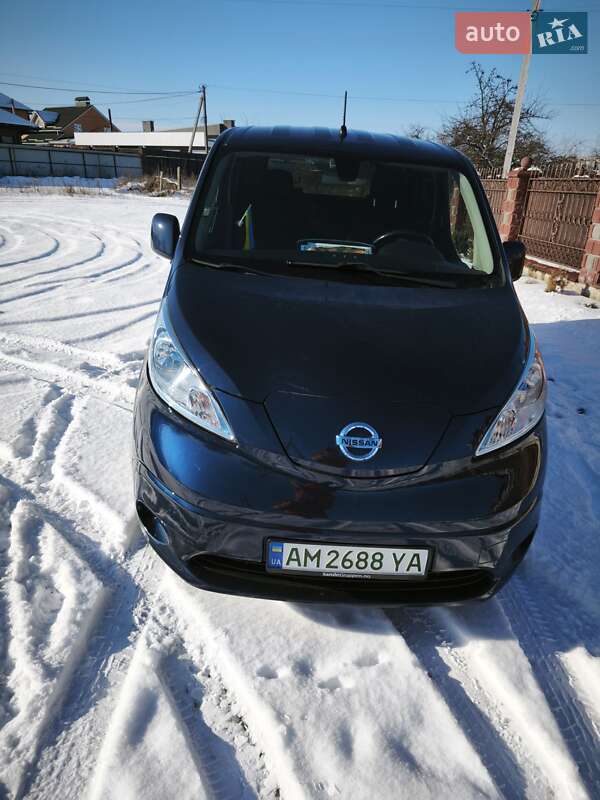 Мінівен Nissan e-NV200 2016 в 