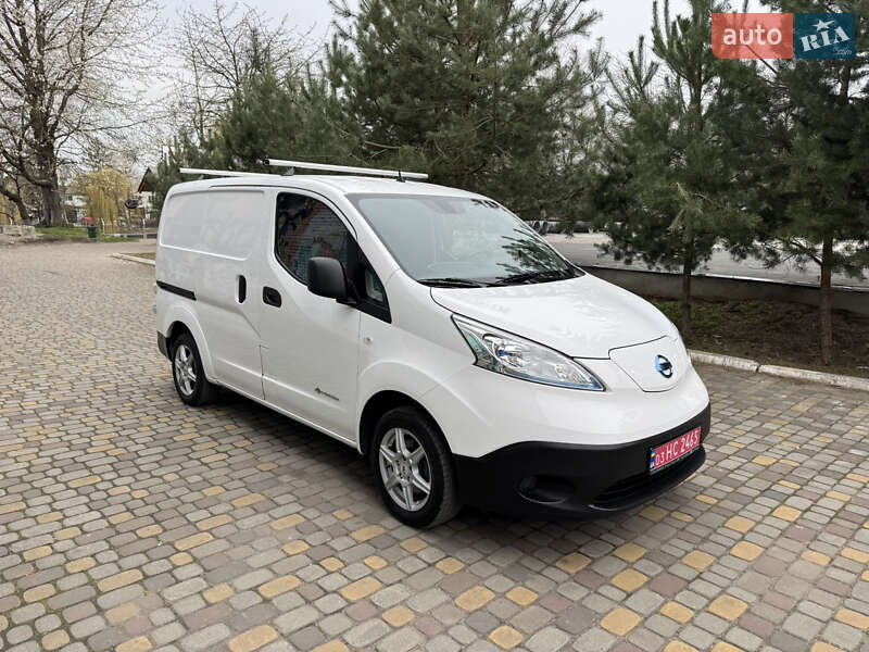 Грузовой фургон Nissan e-NV200 2019 в 